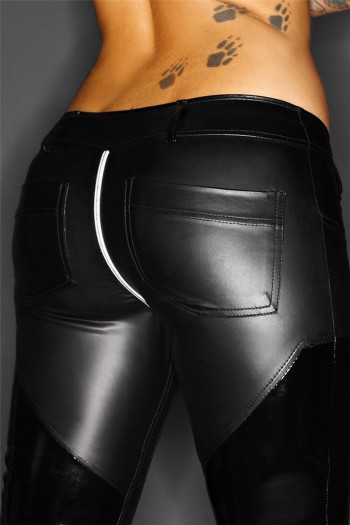 schwarze Wetlook-Hose F115 L von Noir Handmade

