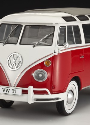 Revell 1:24 7399 VW T1 Samba Bus